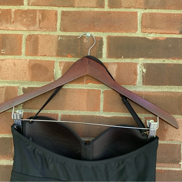 Catalina Black Swimsuit Top Women’s US small NEW - Picture 5 of 8